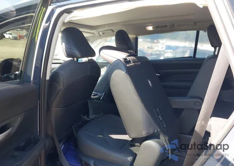 2024 Toyota Grand Highlander Platinum из США, поврежденный, VIN 5TDAAAB58RS023410